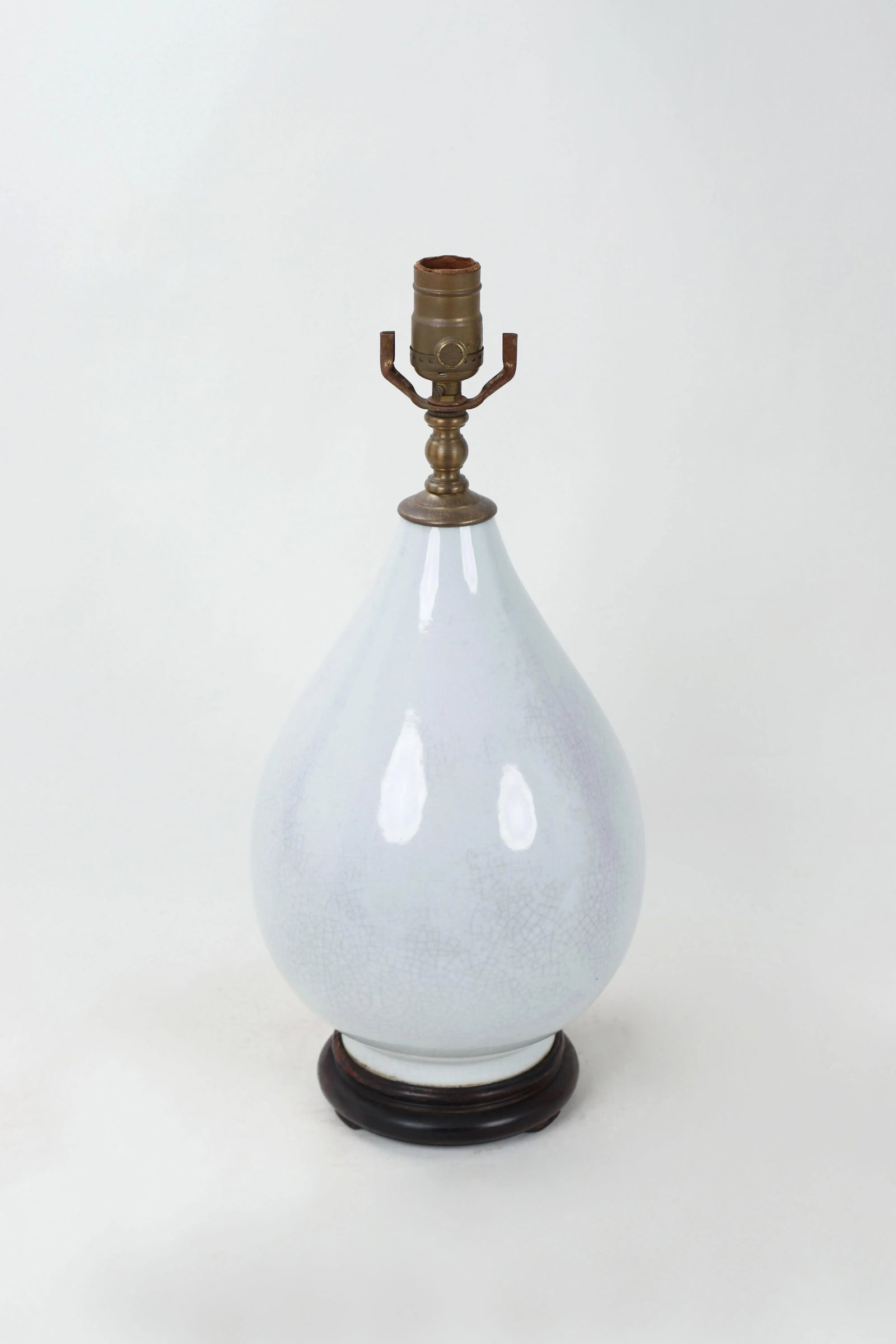 1980s Traditional Teardrop Blanc De Chine Porcelain White Crackle Vase - 3