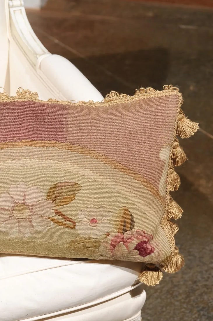 19th Century French Aubusson Tapestry Pillow with Flowers and Petite Tassels - 11