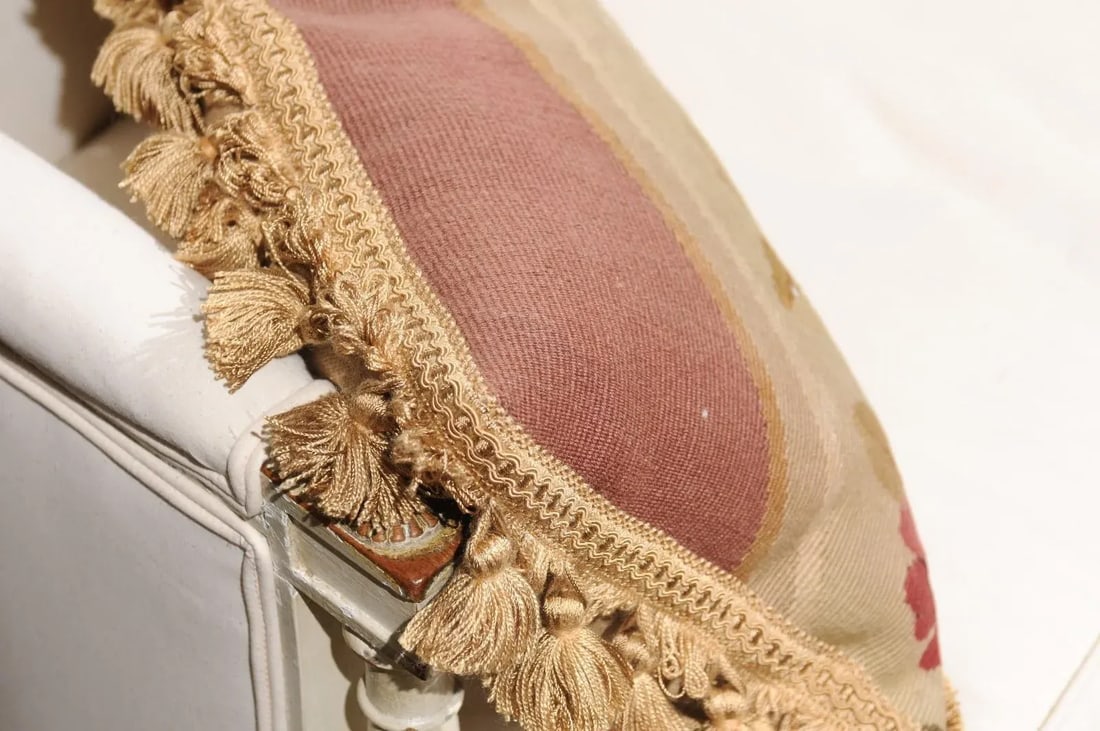 19th Century French Aubusson Tapestry Pillow with Flowers and Petite Tassels - 12