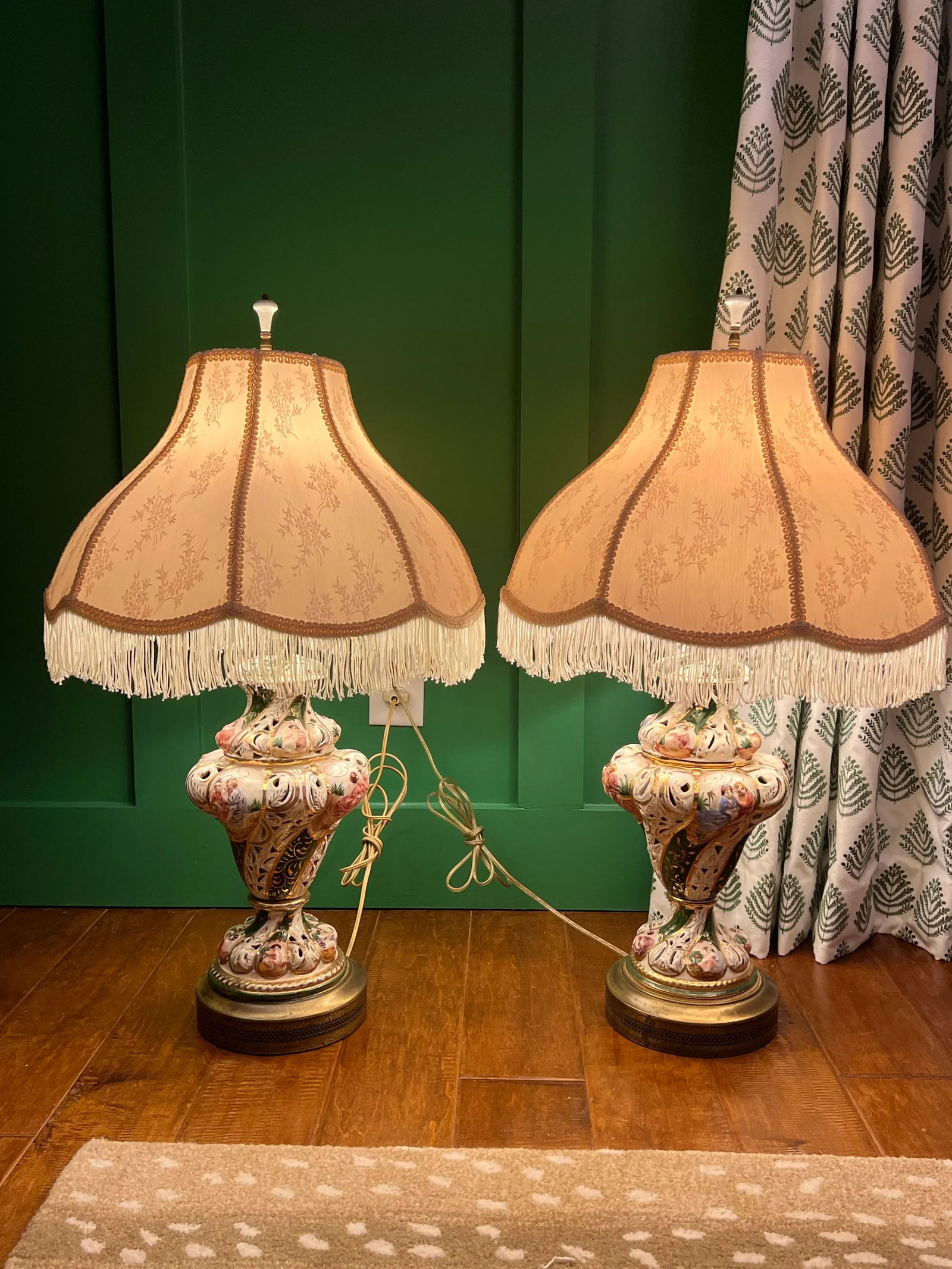 Mid 20th Century Capodimonte Lamps a Pair - 2