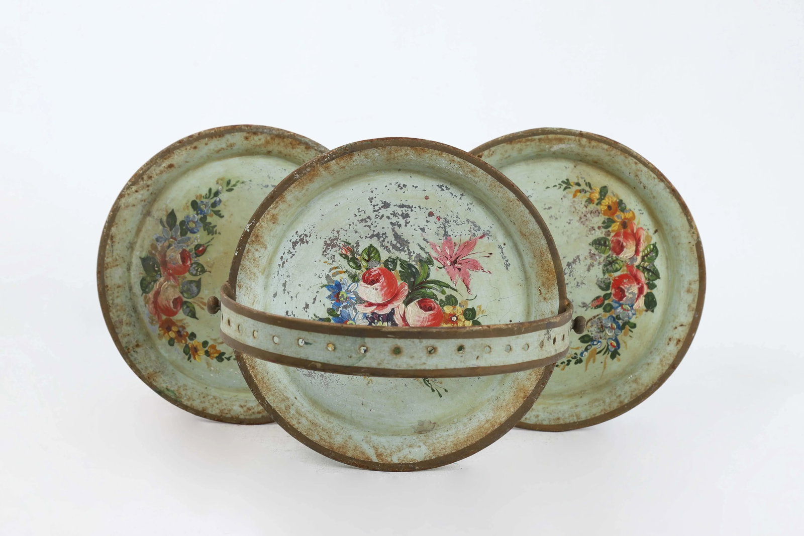 Vintage 3 Plate Tray Decorated in Flower Bouquets And - 3
