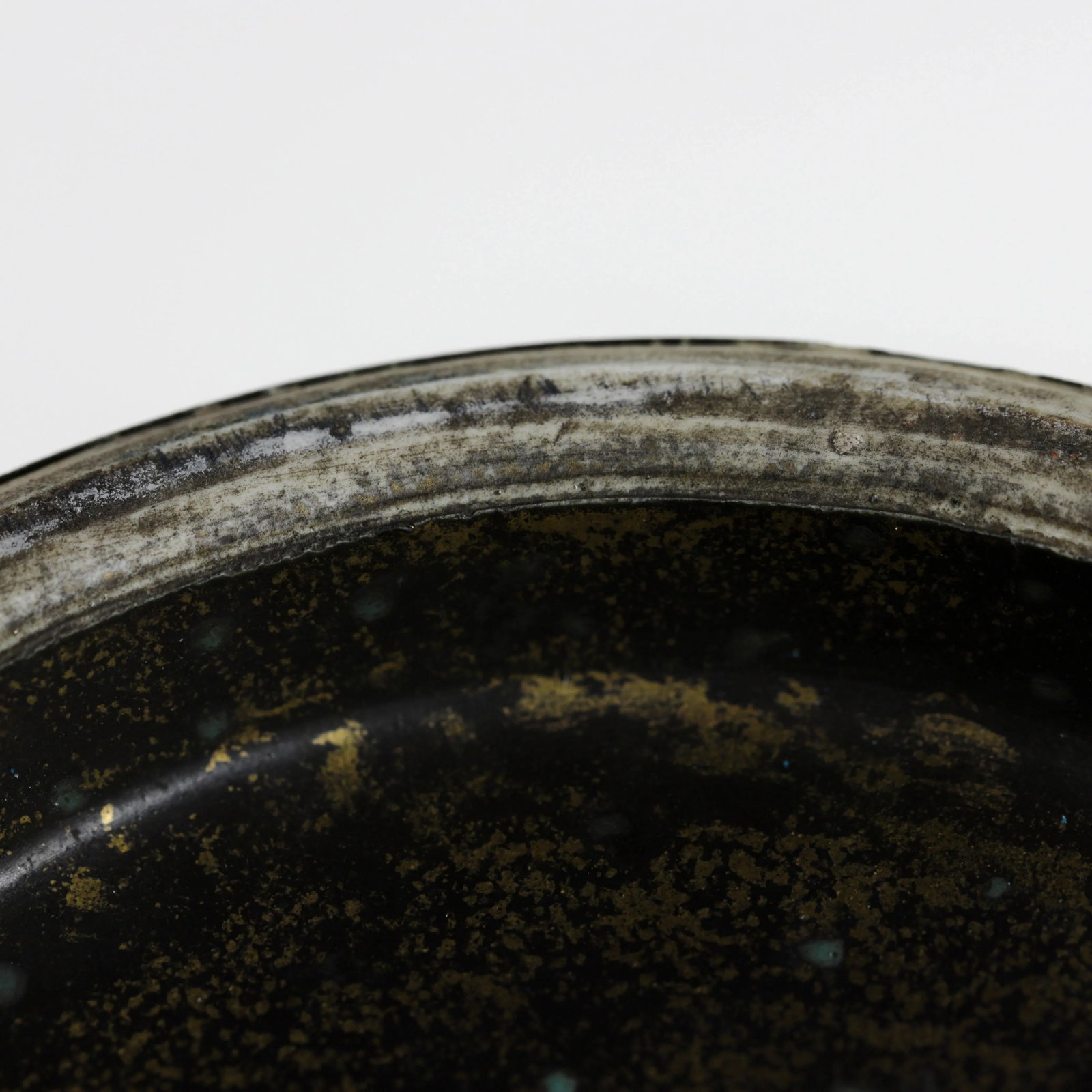 Qianlong Mark, Qing Dynasty, Antique Copper Glaze and Gold-Sprinkled Double-Eared Vase - 5