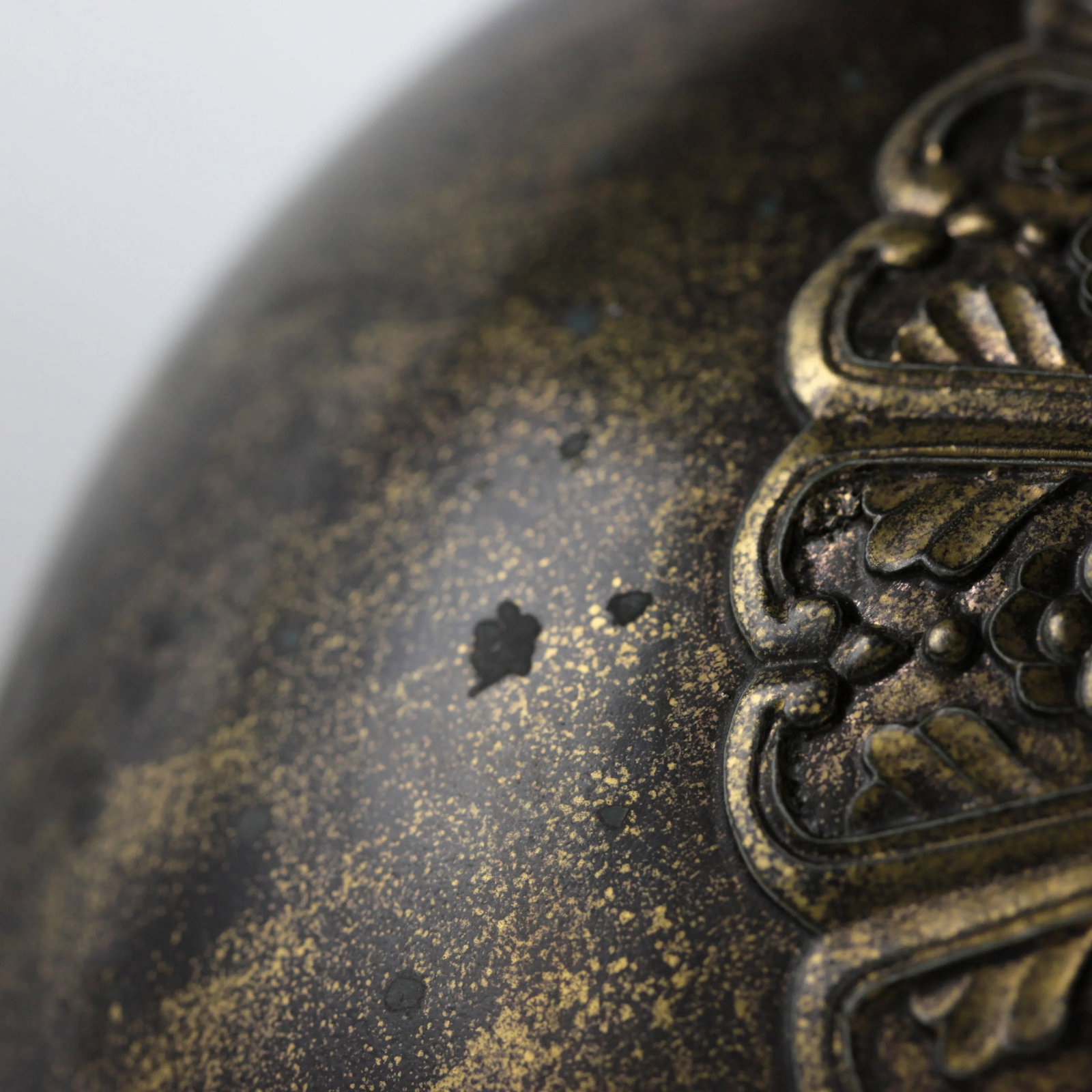 Qianlong Mark, Qing Dynasty, Antique Copper Glaze and Gold-Sprinkled Double-Eared Vase - 8