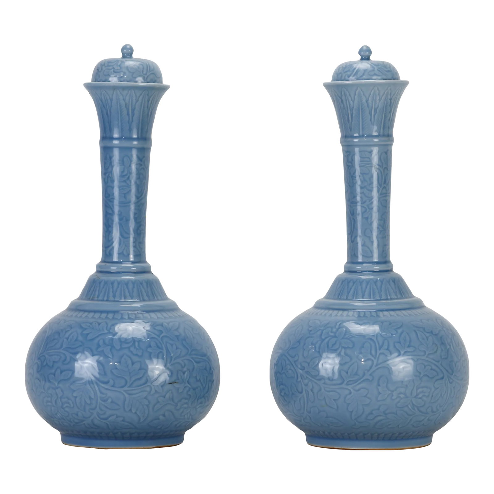 A Pair of Chinese 20th Century Ottoman-Style Light Blue Glazed Lidded Vases: A pair of Chinese 20th century Ottoman-style light blue glazed lidded vases Condition: Alterations: Original Condition Unaltered Imperfections: Some Imperfections Condition Notes: It is in good