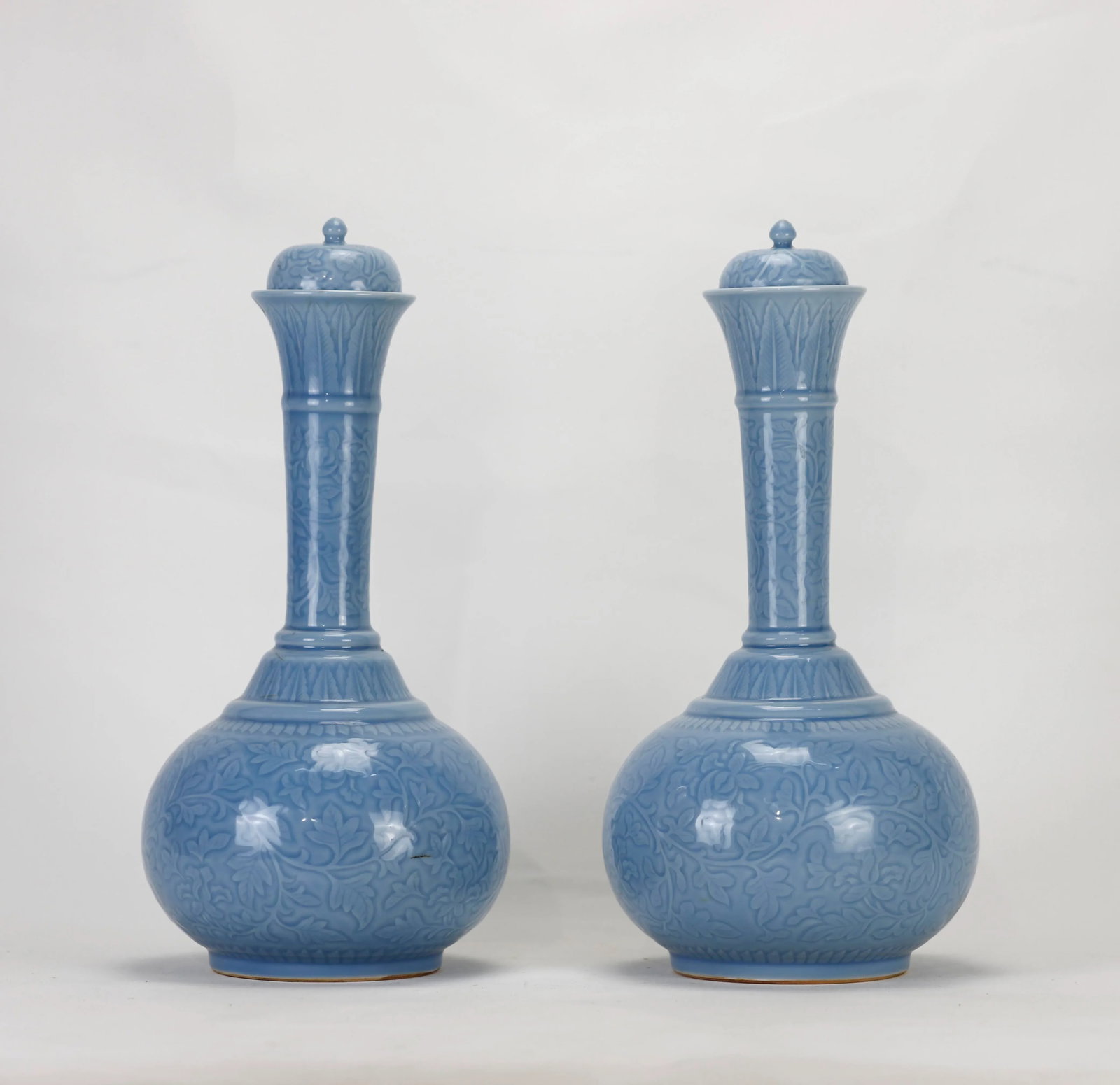 A Pair of Chinese 20th Century Ottoman-Style Light Blue Glazed Lidded Vases - 2