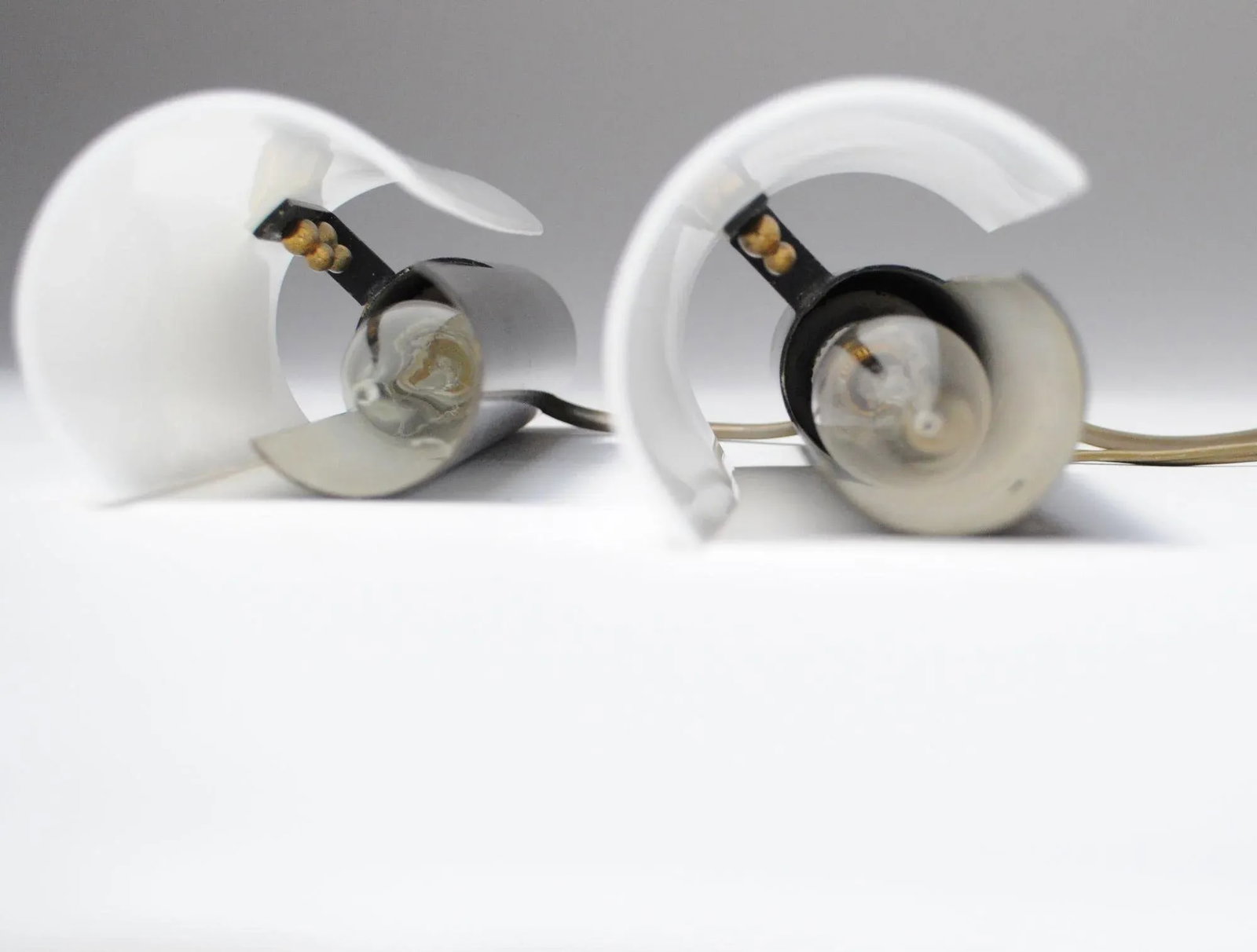 Pair of Vintage Italian Acrylic and Metal Wall Scones/Table Lamps by Stilux - 7