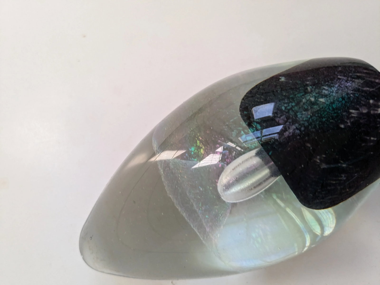 Signed Robert Eickholt Iridescent Handblown Art Glass Paperweight – 6" - 6