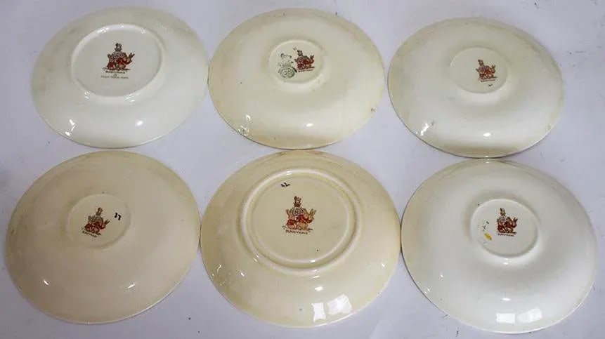 Royal Doulton Bunnykins Collection - 30 Cups & Saucers - 10