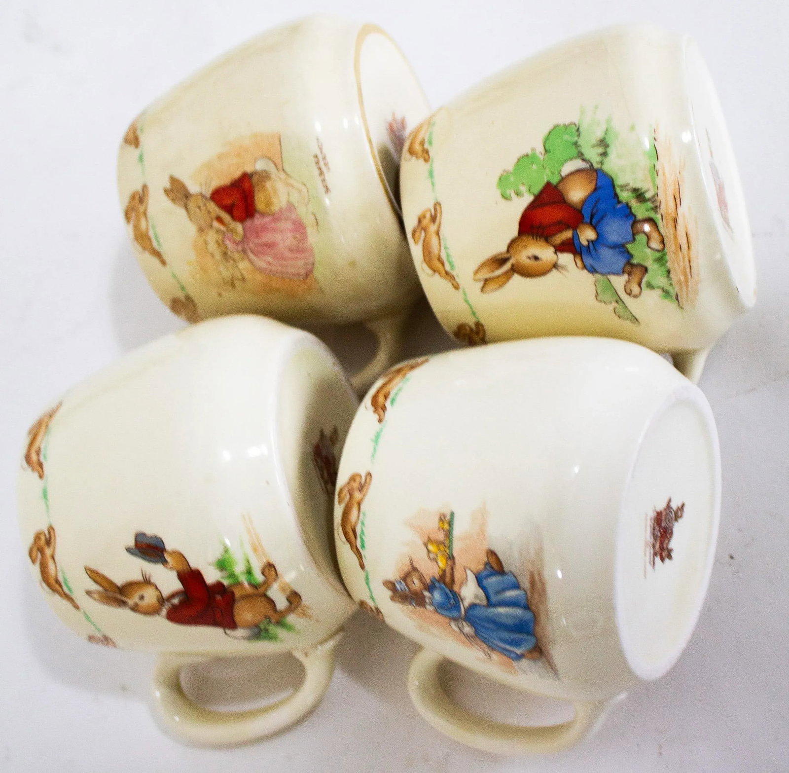 Royal Doulton Bunnykins Collection - 30 Cups & Saucers - 11