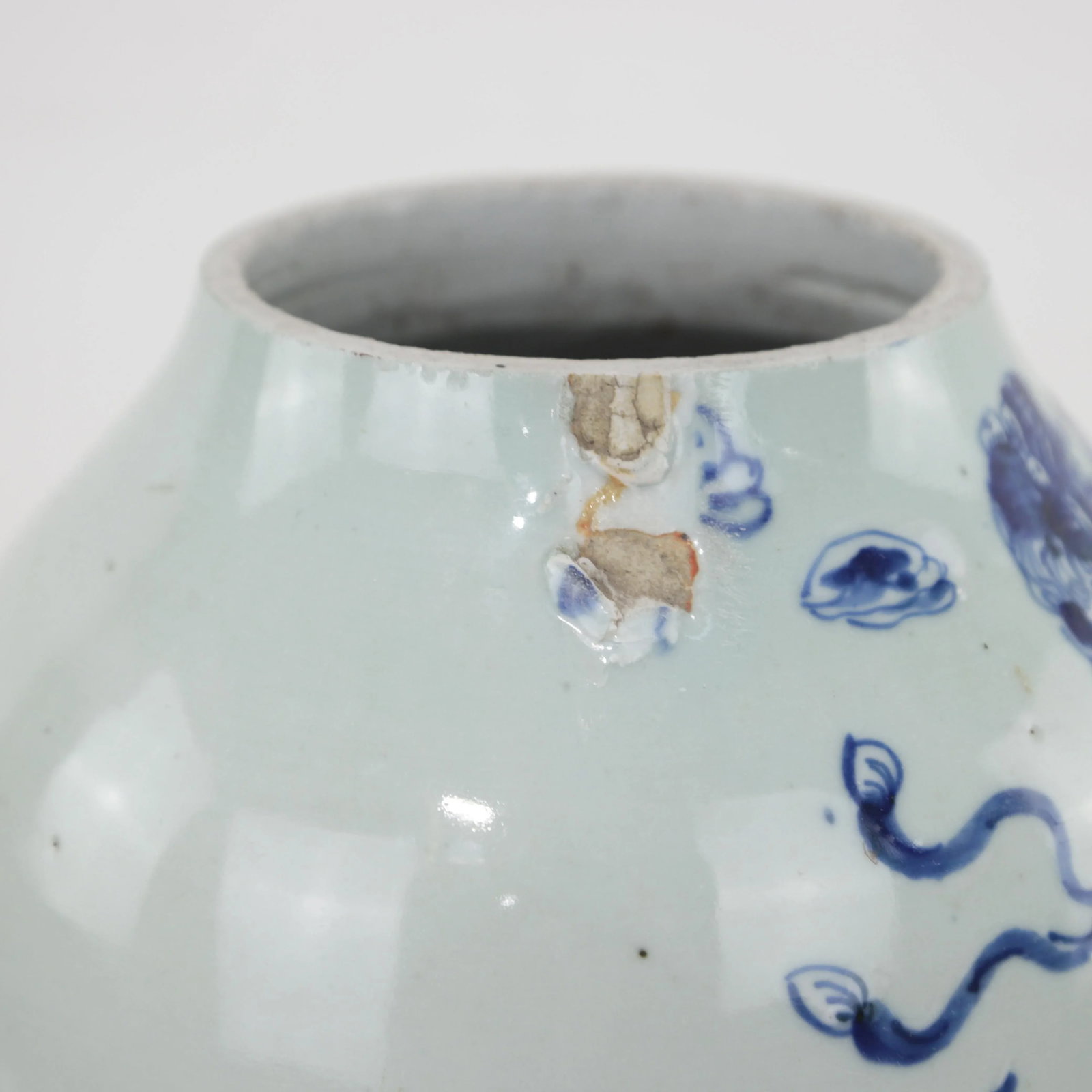 Chinese Blue and White Porcelain Vase With Foo Lions and Cloud Motif - 11