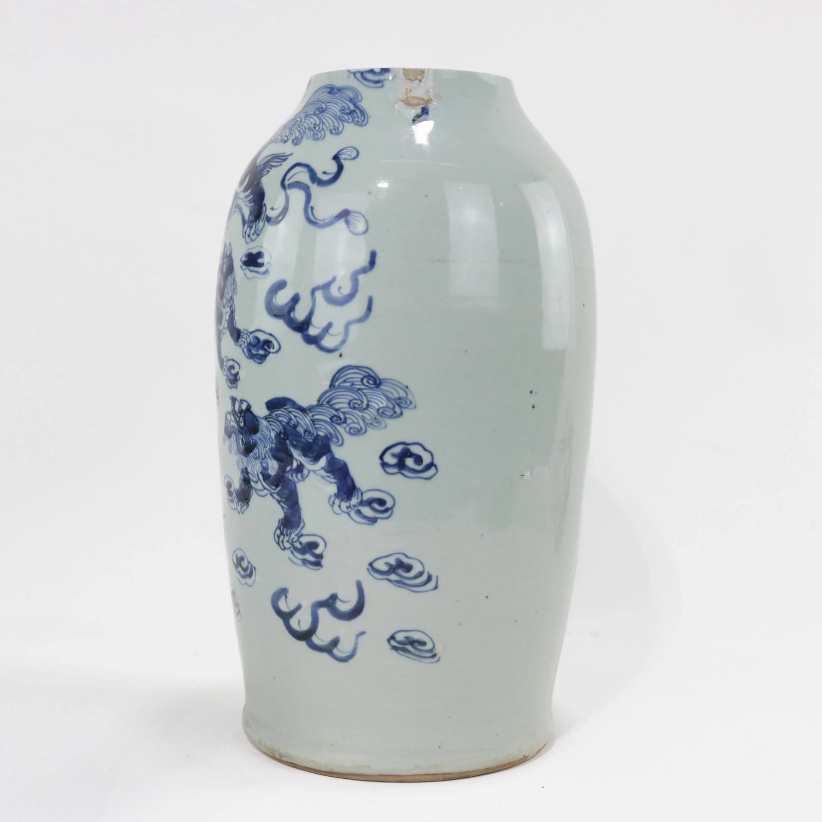 Chinese Blue and White Porcelain Vase With Foo Lions and Cloud Motif - 4