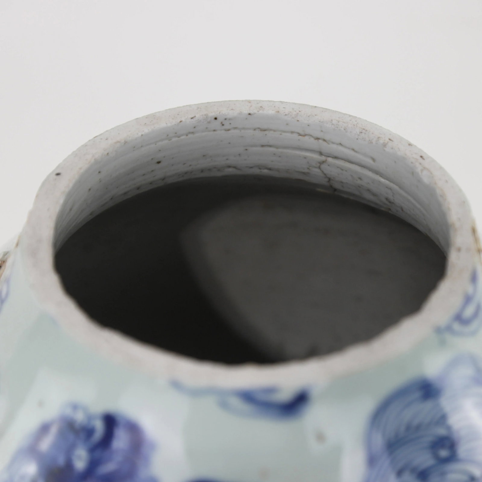 Chinese Blue and White Porcelain Vase With Foo Lions and Cloud Motif - 6