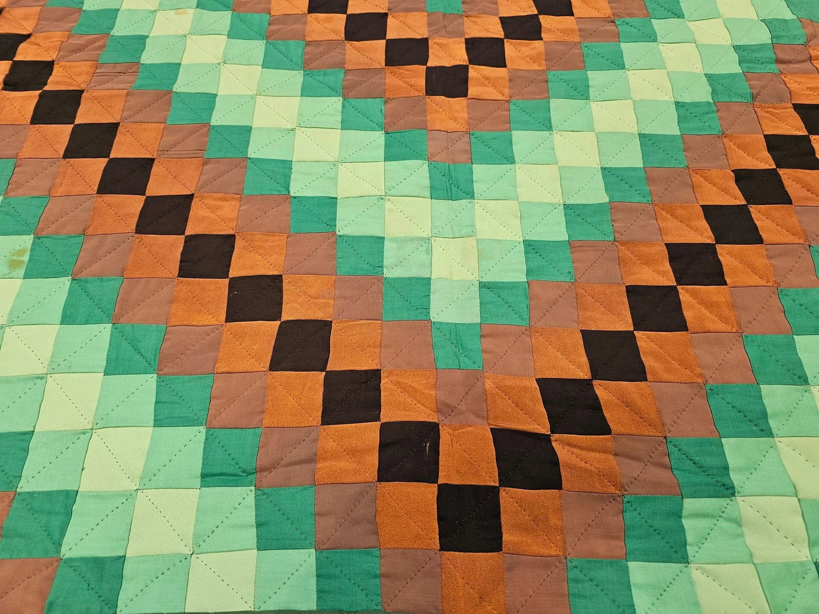 Early 20th Century American Amish Quilt - 2