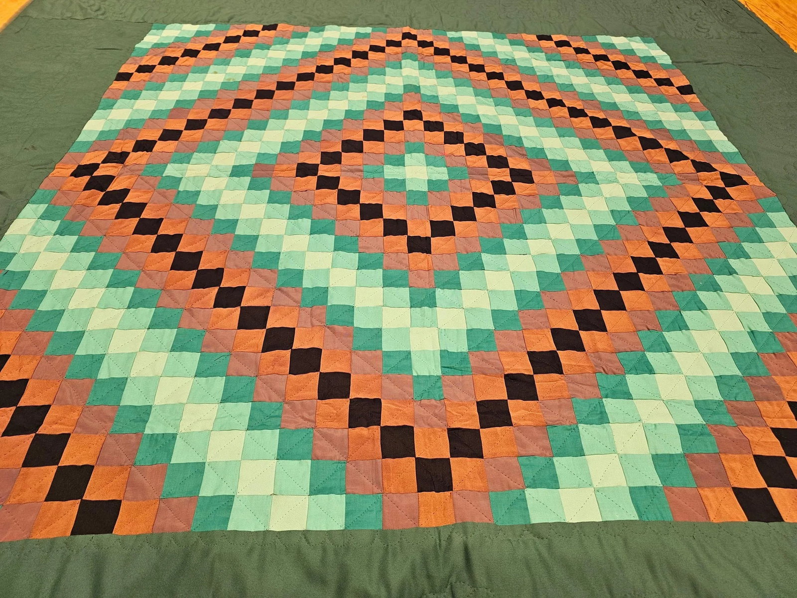 Early 20th Century American Amish Quilt - 7