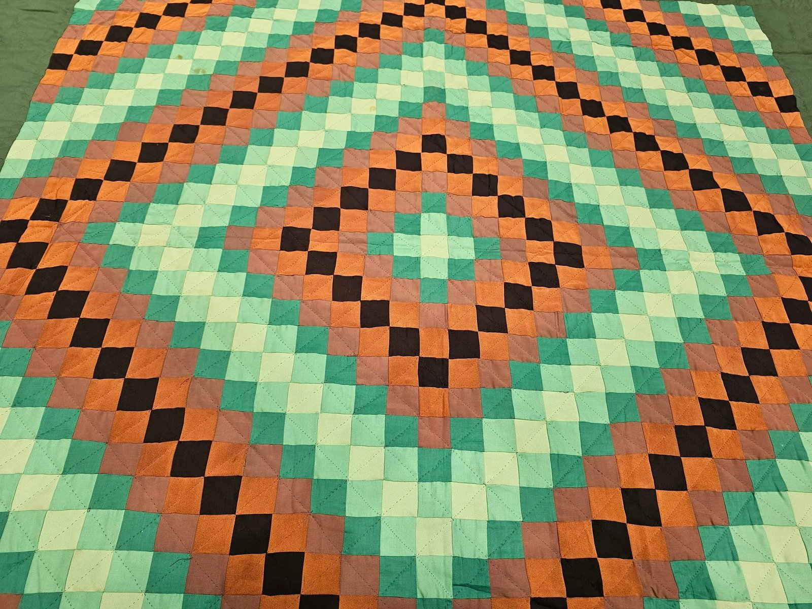 Early 20th Century American Amish Quilt - 8