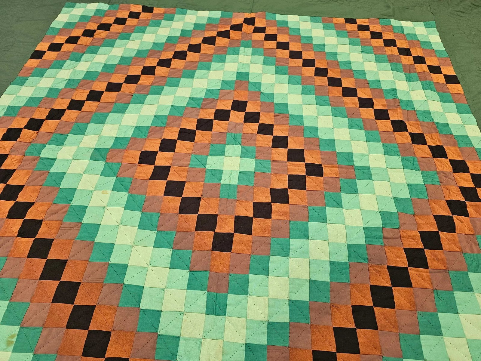 Early 20th Century American Amish Quilt - 9