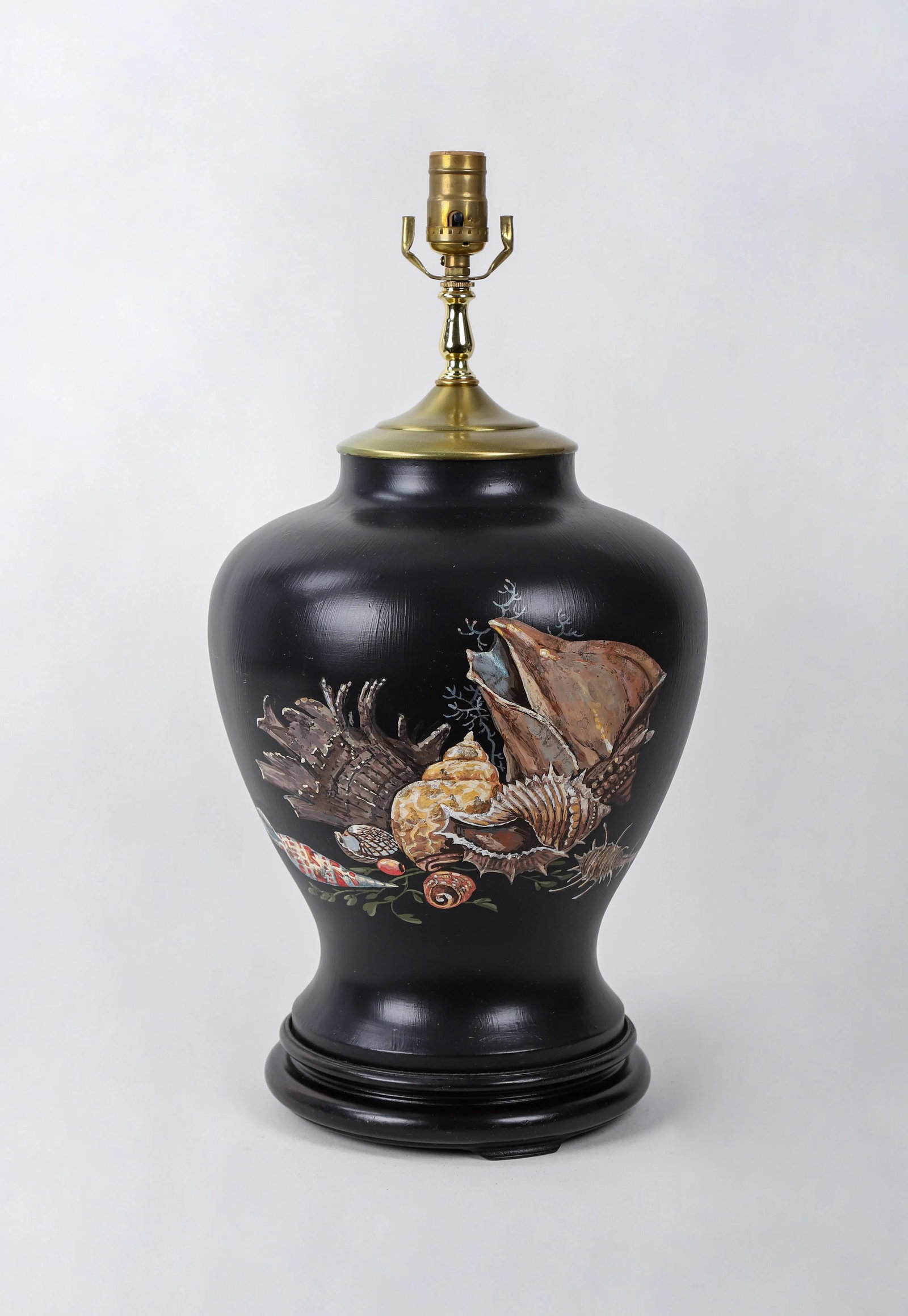 1970s Vintage Hand Painted Conch Vase Table Lamp - 10