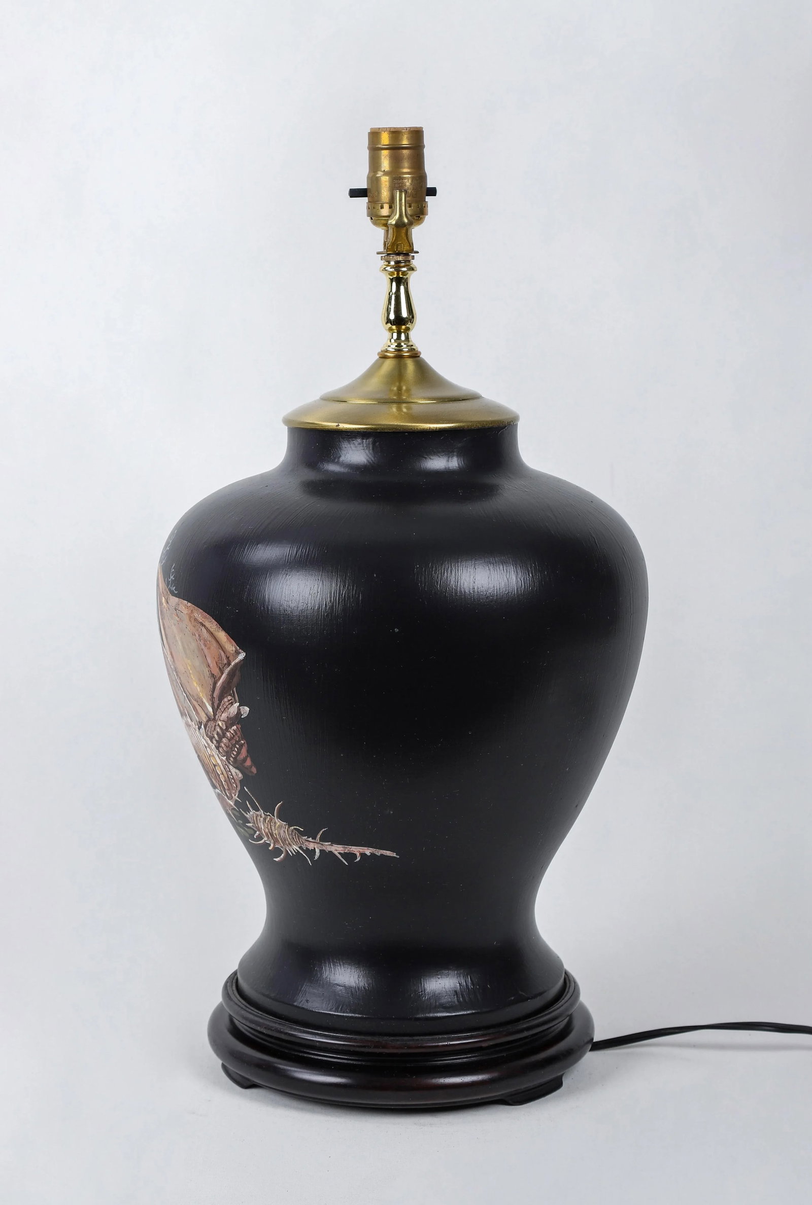1970s Vintage Hand Painted Conch Vase Table Lamp - 4