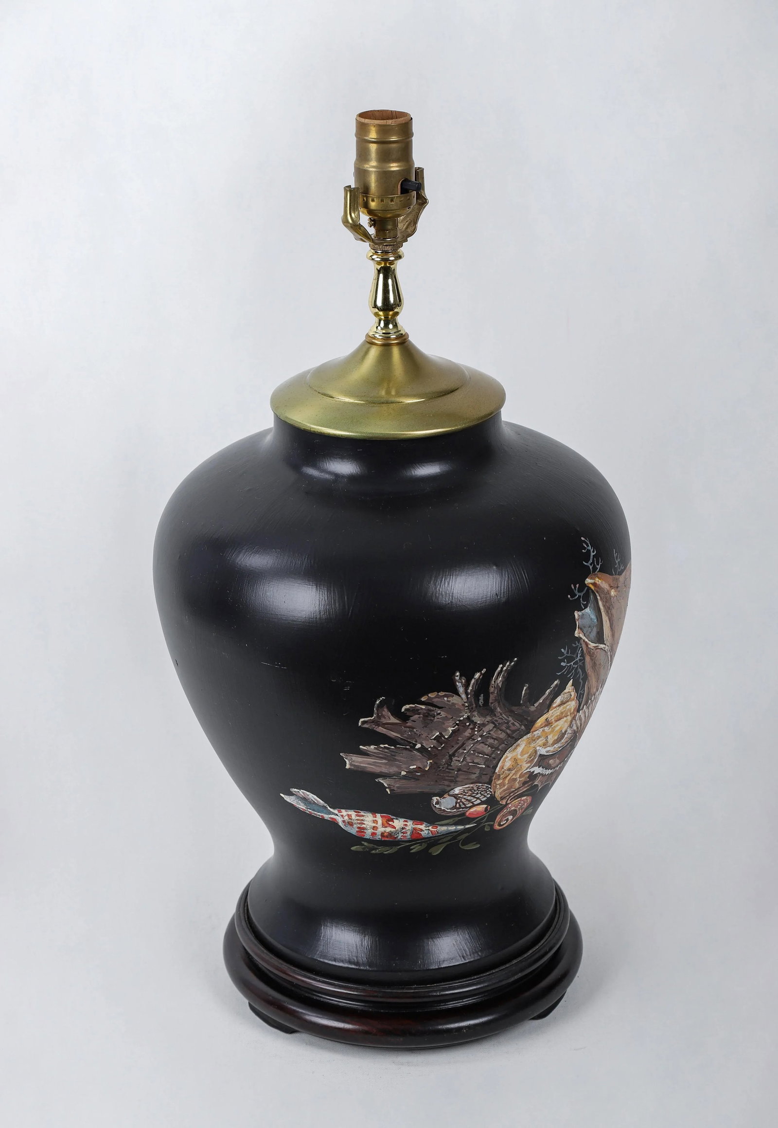 1970s Vintage Hand Painted Conch Vase Table Lamp - 7