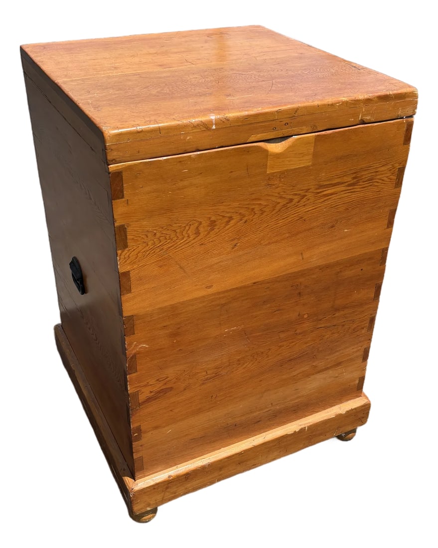 19th C. Southern American Grain or Sugar Bin - Likely North Carolina (1 of 12)