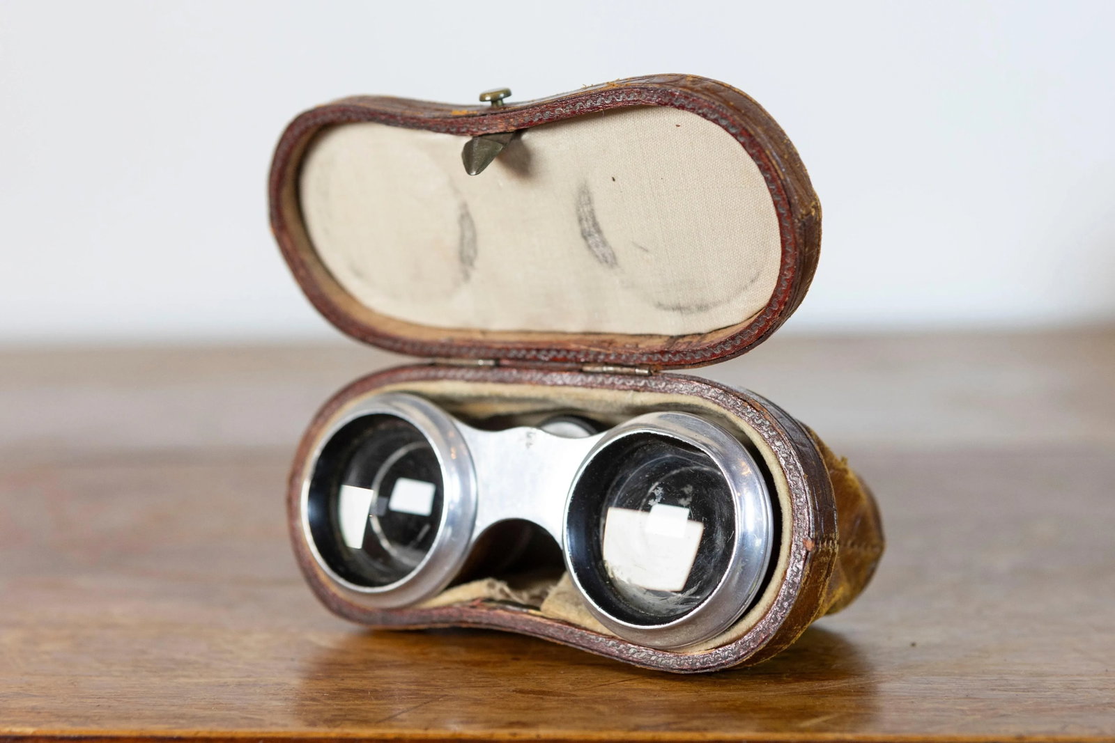 Swedish 20th Century Pair of Theater Binoculars With Leather Case - 5