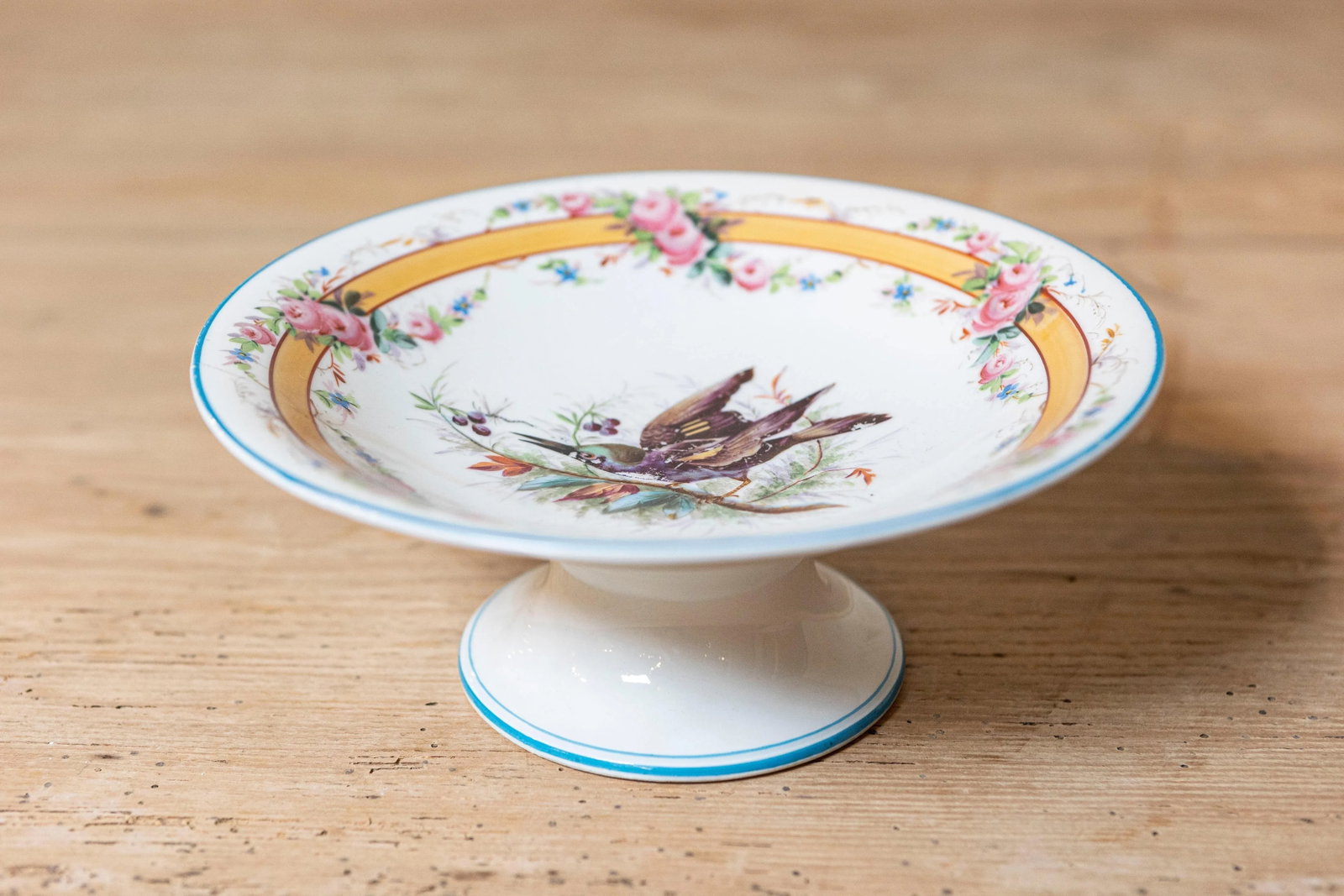 Early 20th French, Hand-Painted Porcelain Compote with Birds and Floral Motif - 2