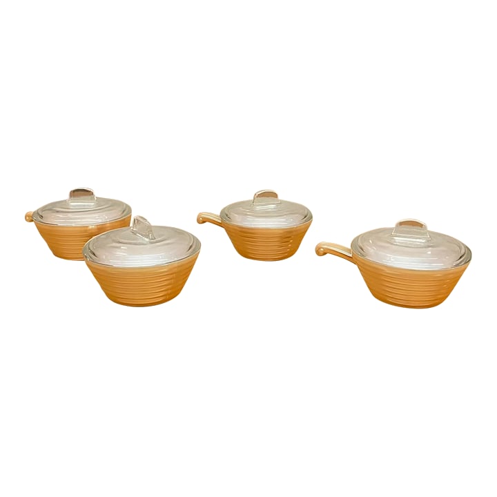 Set of 4 Vintage Fire-King Peach Luster Oven-Safe Bowls With Lids – Made in Usa: Add a touch of retro charm to your kitchen with this delightful set of four handled soup bowls by Fire-King, complete with original clear glass lids. Made in the USA and crafted from heatproof oven gl