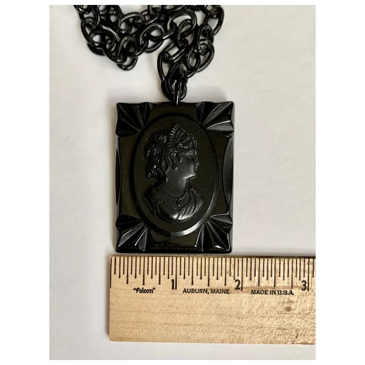 1940s Black Celluloid Cameo Necklace - 7