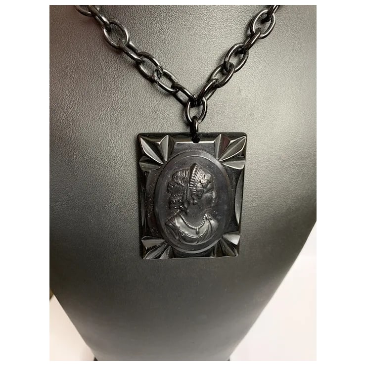 1940s Black Celluloid Cameo Necklace - 9