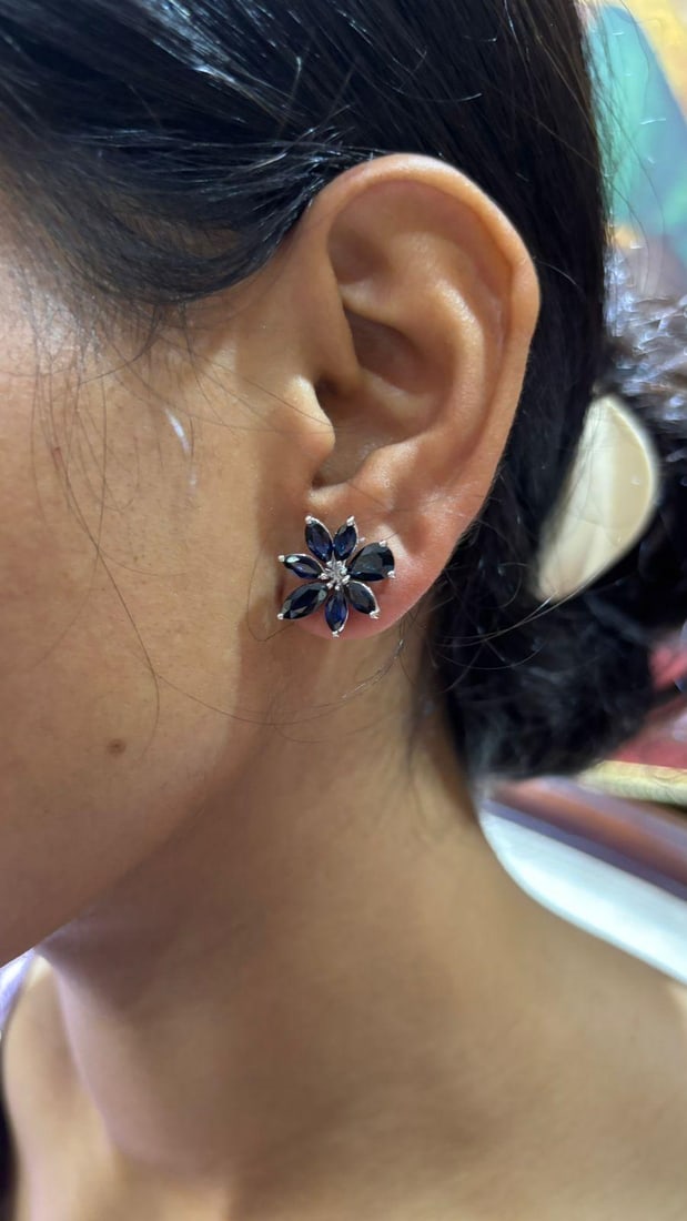 Natural blue sapphire 6.13cts earring in 18k gold - 5