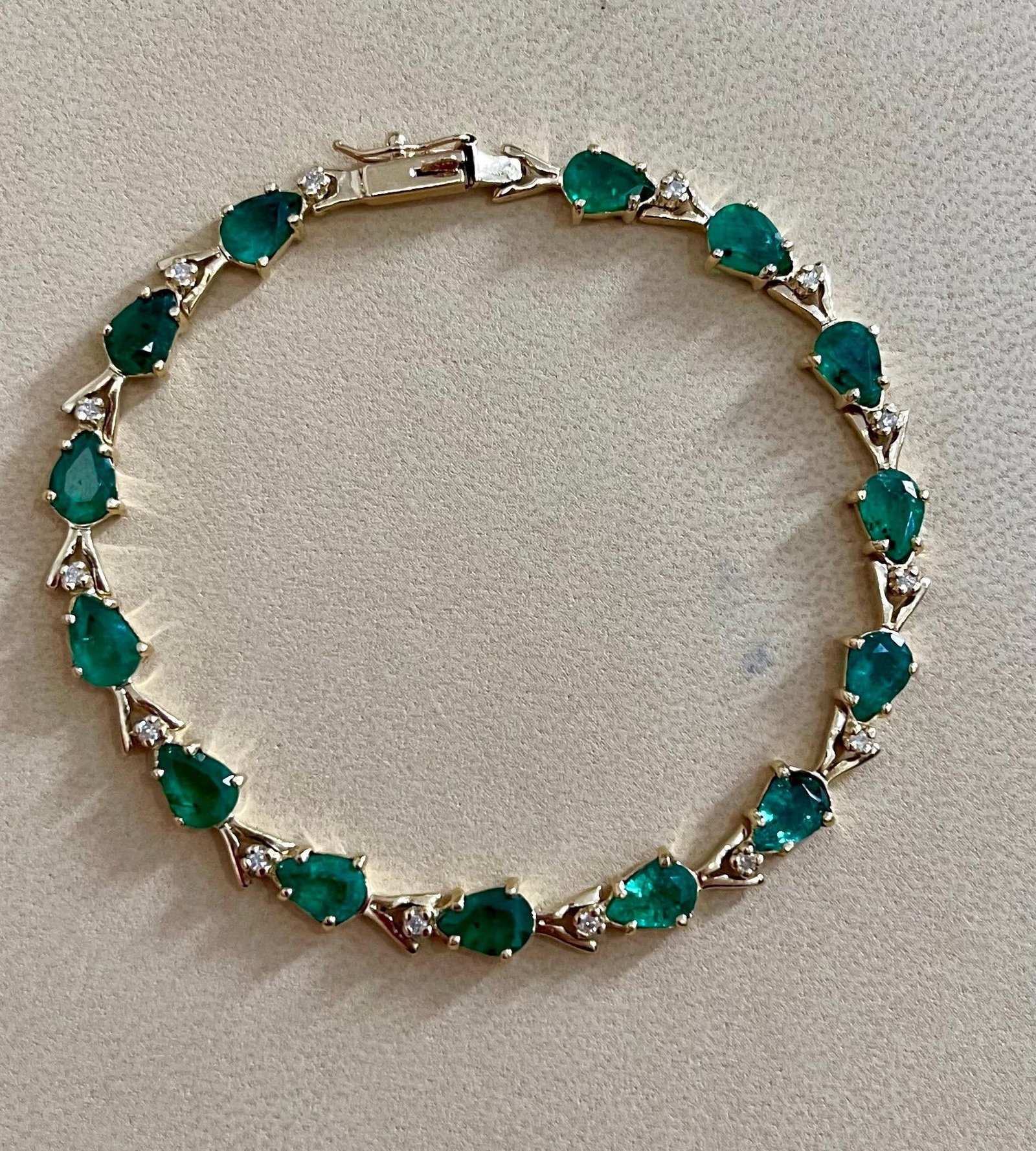 7 Carat Natural Brazil Emerald and Diamond Tennis Bracelet 14 Karat Yellow Gold - 14