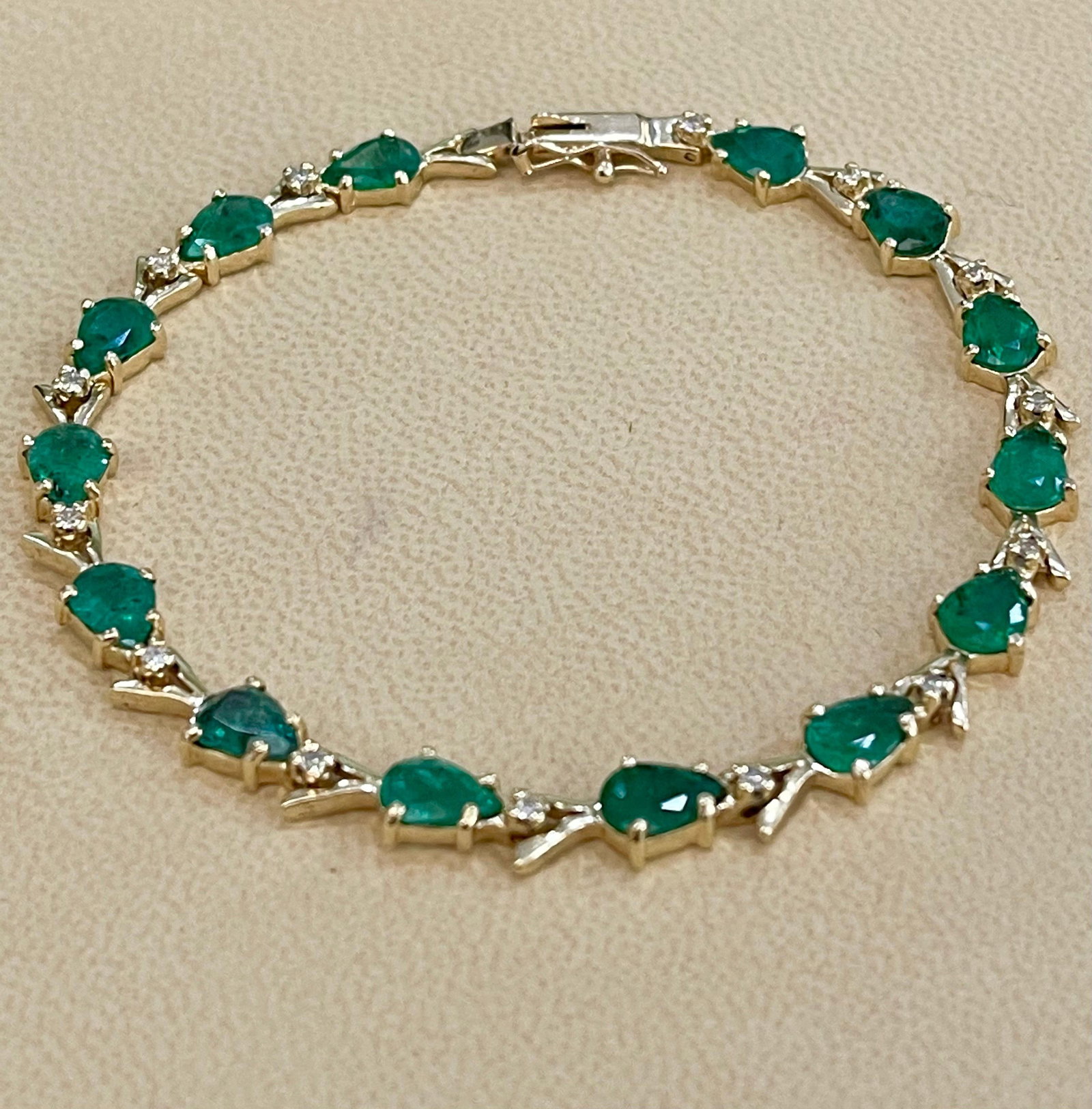 7 Carat Natural Brazil Emerald and Diamond Tennis Bracelet 14 Karat Yellow Gold - 4