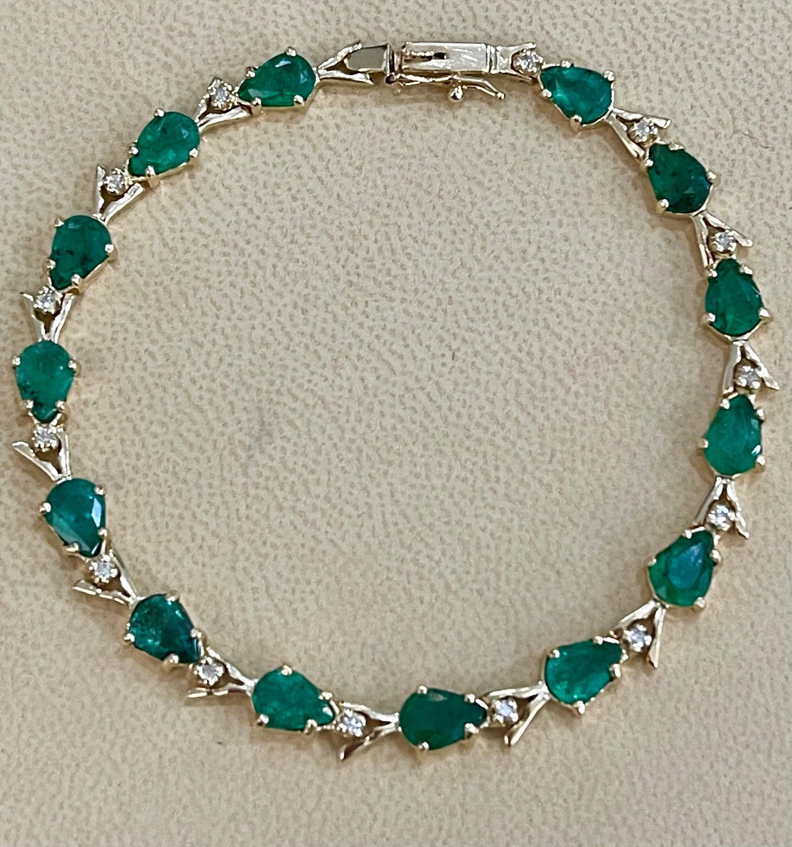 7 Carat Natural Brazil Emerald and Diamond Tennis Bracelet 14 Karat Yellow Gold - 6