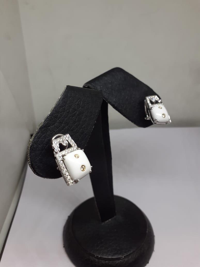 Natural Diamond Earring with 0.68 Cts Diamond and white onyx 8.69 Cts & 18k Gold - 5