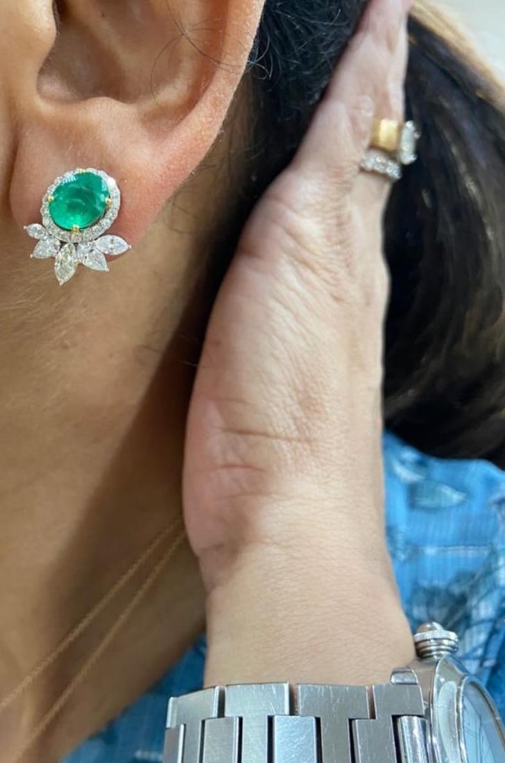Natural Emerald Earrings with Diamonds and 18k Gold - 4