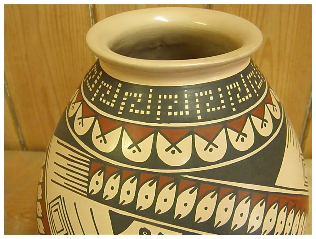 Late 20th Century Mata Ortiz Hand Coiled Pot by Ana Trillo - 13
