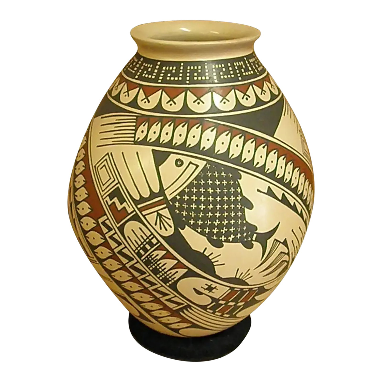 Late 20th Century Mata Ortiz Hand Coiled Pot by Ana Trillo: Mata Ortiz is a small village in the northern Mexico Chihuahuan area, only 14 miles from the ruins of the Paquime area, which dates to the 13th century as the largest cultural settlement in what is no