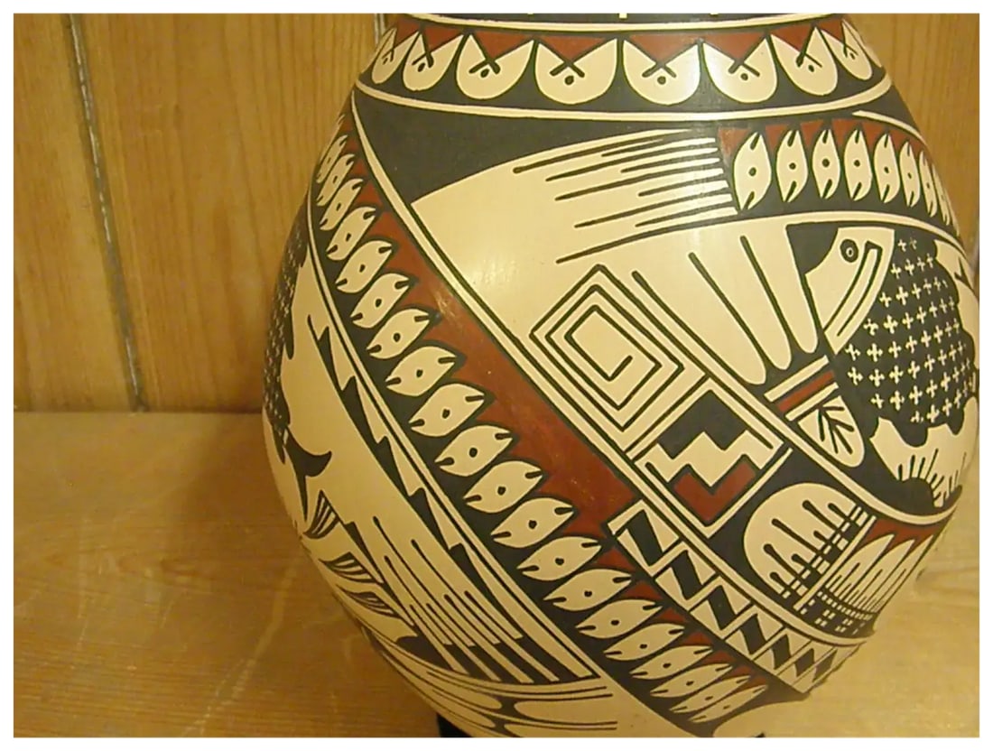 Late 20th Century Mata Ortiz Hand Coiled Pot by Ana Trillo - 5