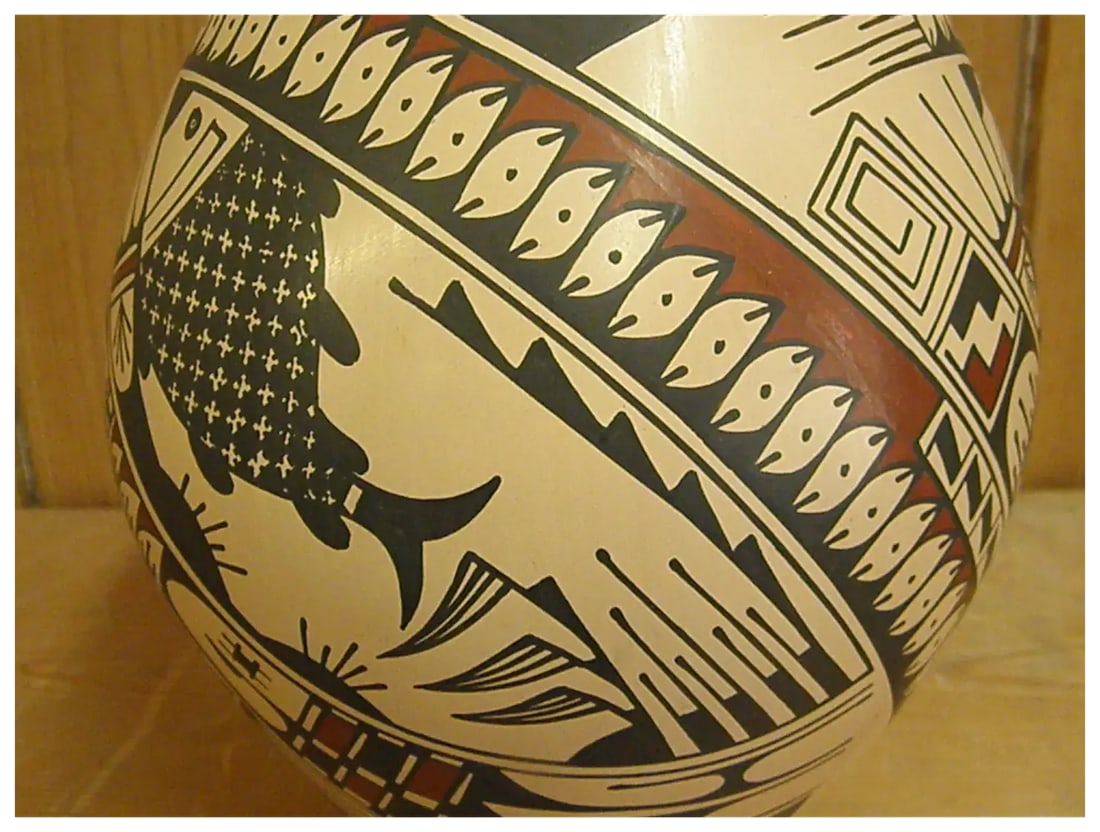 Late 20th Century Mata Ortiz Hand Coiled Pot by Ana Trillo - 7