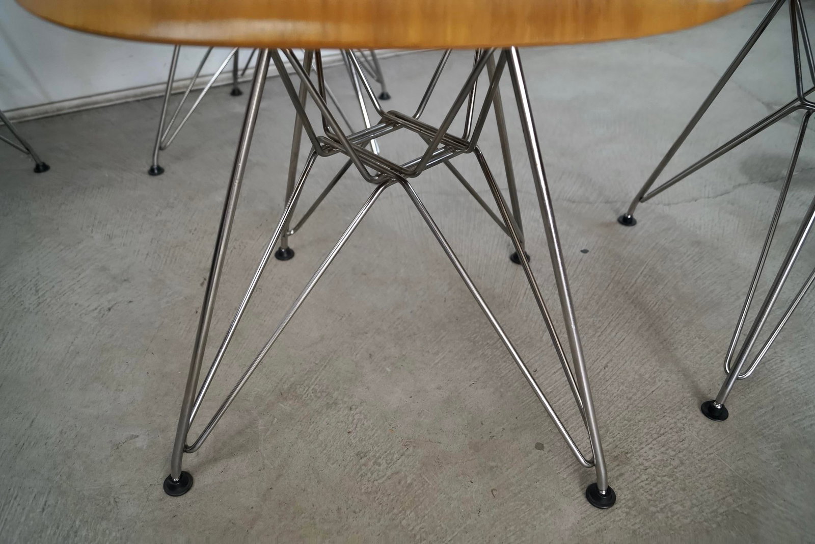 Set of 4 Authentic Herman Miller Eames Walnut Dining Chairs - 10