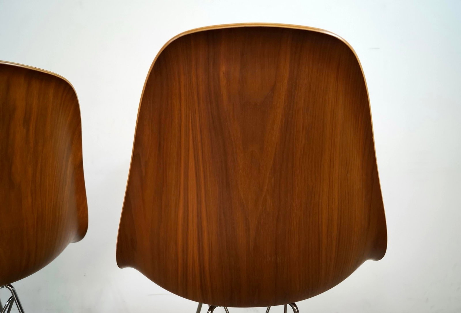 Set of 4 Authentic Herman Miller Eames Walnut Dining Chairs - 11