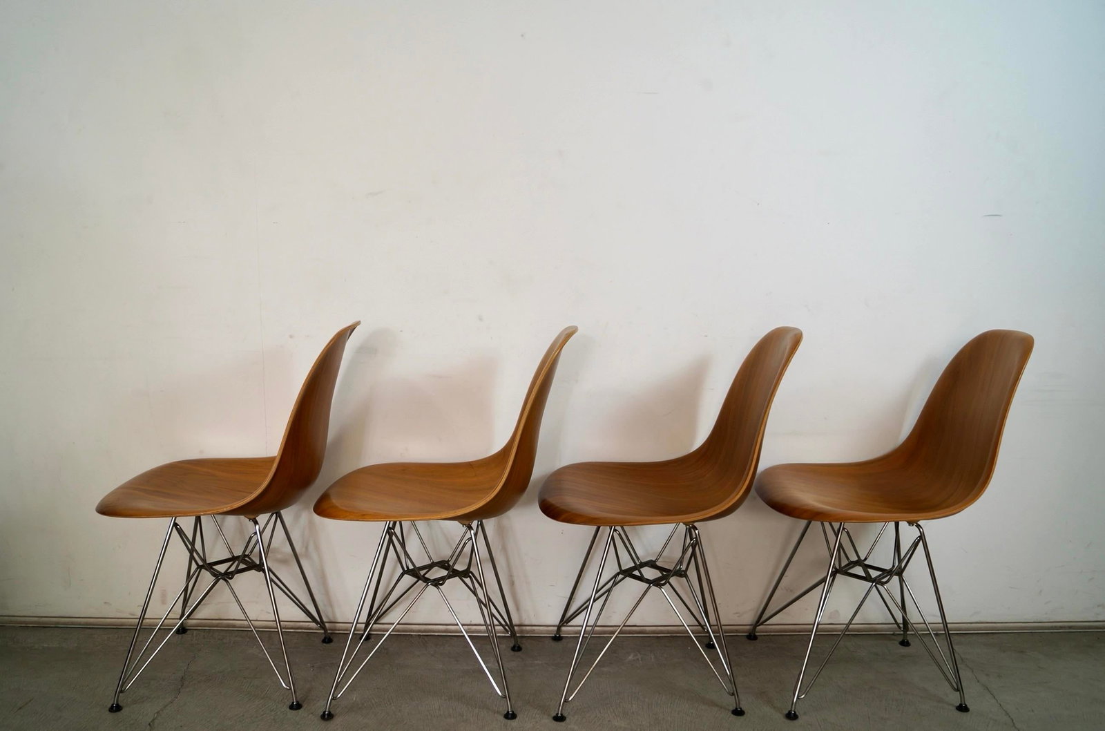 Set of 4 Authentic Herman Miller Eames Walnut Dining Chairs - 3