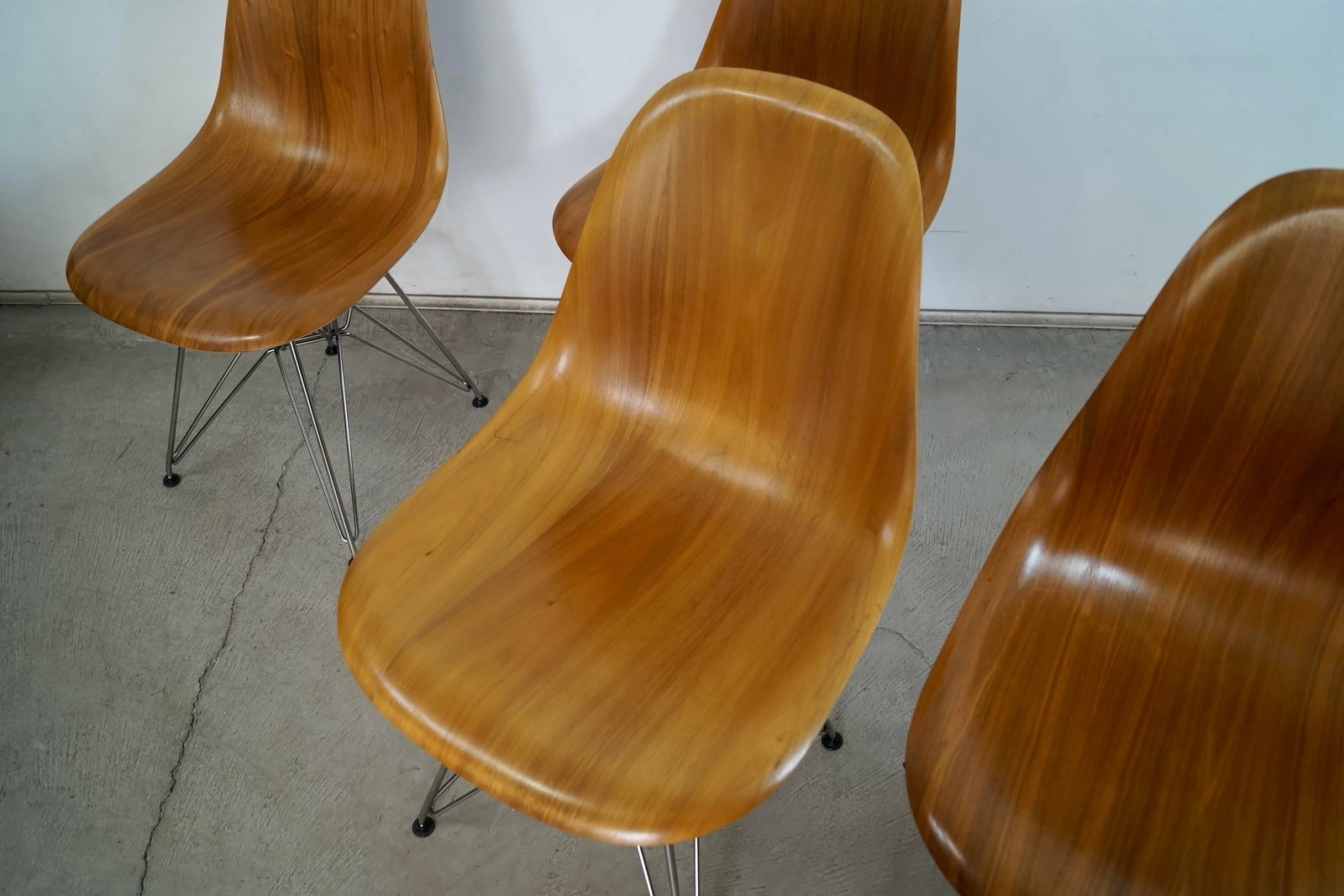 Set of 4 Authentic Herman Miller Eames Walnut Dining Chairs - 9