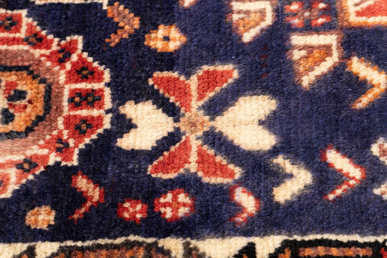 1970s Hand-Knotted Persian Qashqai Rug 2'8" X 5'4" - 11