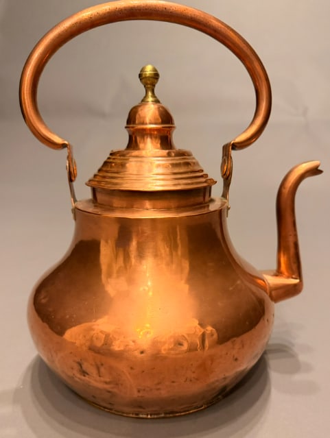18th Century Flemish Antique Copper Teapot, Hand Wrought With Brass Finial, Circa 1780 - 3