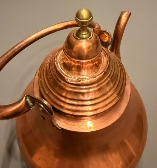 18th Century Flemish Antique Copper Teapot, Hand Wrought With Brass Finial, Circa 1780 - 4