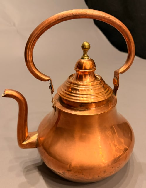 18th Century Flemish Antique Copper Teapot, Hand Wrought With Brass Finial, Circa 1780 - 6