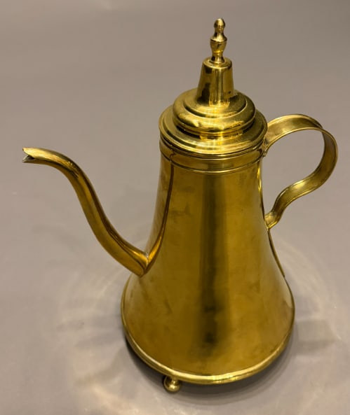 19th Century Dutch Brass Coffee Pot With Turned Legs - 3