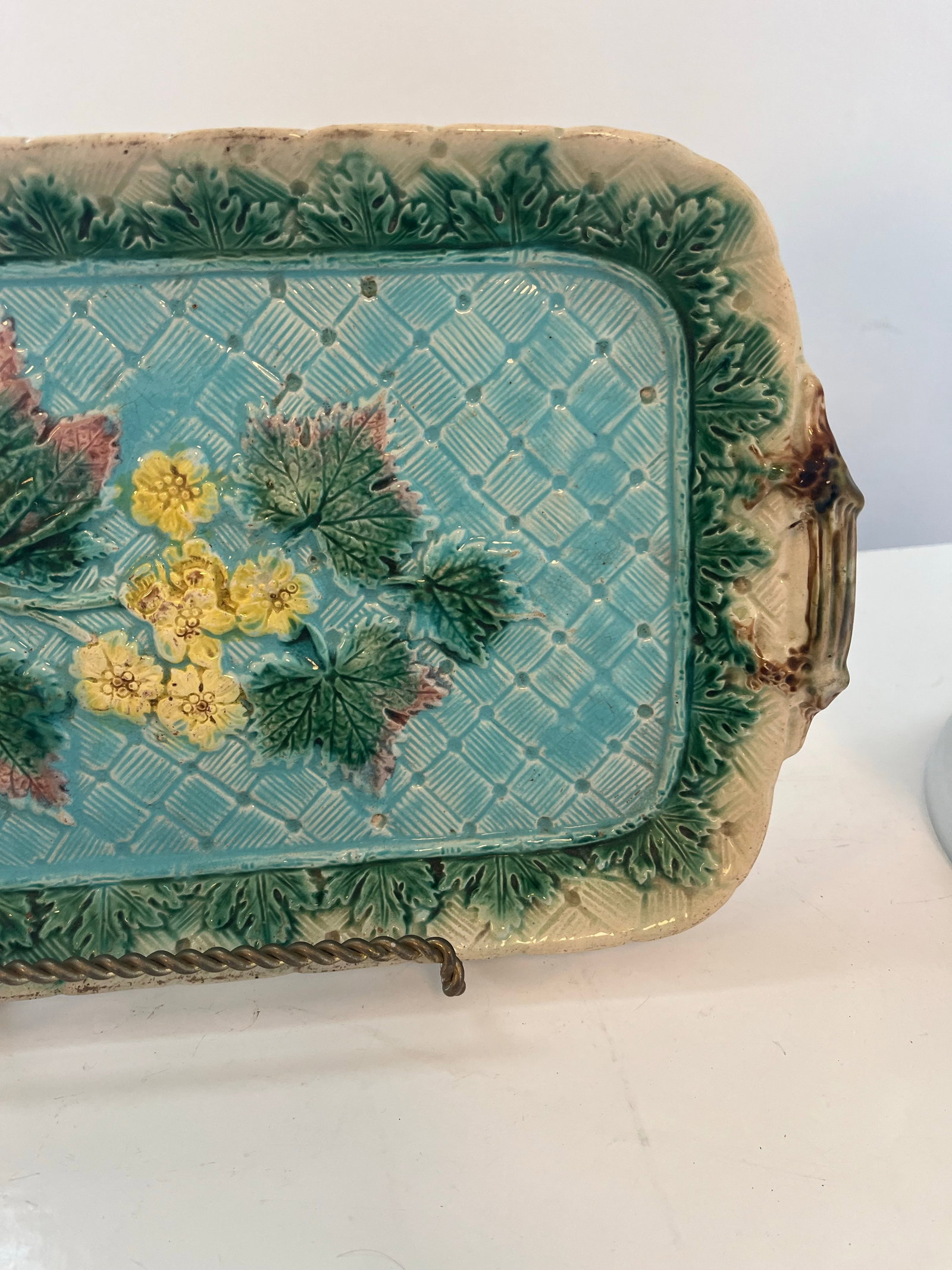 1900s Flower & Leaf Decorated Victorian Ceramic Majolica Platter - 7