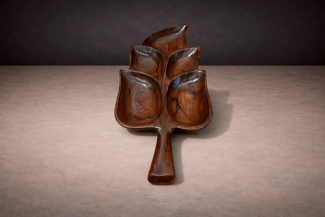 Brazilian Modern Serving Tray With Shape of Leaf in Rosewood, Unknown, 1960s - 4